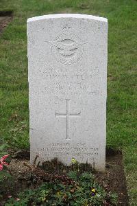 Hanover War Cemetery - Whitear, Leslie H. W.