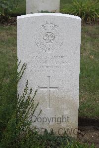 Hanover War Cemetery - Whittaker, Walter