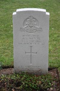 Hanover War Cemetery - Whyte, A S