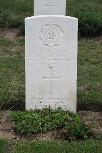 Hanover War Cemetery - Wiggins, A E
