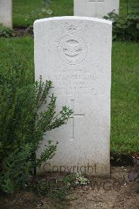 Hanover War Cemetery - Willard, Ernest Arthur Chenery