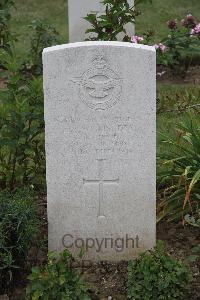Hanover War Cemetery - Willis, Herbert John