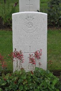 Hanover War Cemetery - Willmott, Leonard George