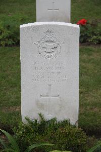 Hanover War Cemetery - Wilson, Henry Robert