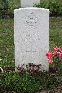 Hanover War Cemetery - Wilson, Robert