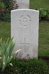Hanover War Cemetery - Wood, Ernest Morgan