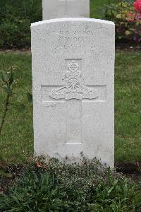 Hanover War Cemetery - Wood, James