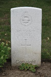 Hanover War Cemetery - Woolley, George William