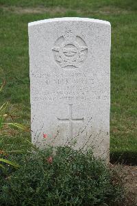 Hanover War Cemetery - Wylie, Douglas McKay