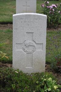 Hanover War Cemetery - Young, Eric Walter