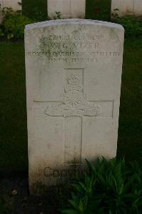 Sandpits British Cemetery Fouquereuil - Vizer, William George