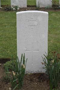 St. Venant-Robecq Road British Cemetery Robecq - Rutter, Hugh Marsh
