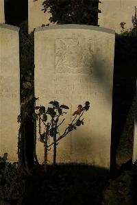 Caterpillar Valley Cemetery Longueval - Aspital, Percy