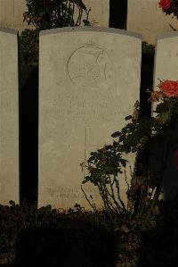 Caterpillar Valley Cemetery Longueval - Pearce, Harry