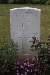 Crouy British Cemetery Crouy-Sur-Somme - Stearn, Thomas Henry