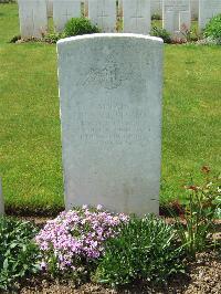 Bac-Du-Sud British Cemetery Bailleulval - Letts, John Herbert Towne