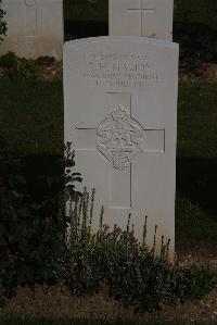 Heninel Communal Cemetery Extension - Maltby, F H