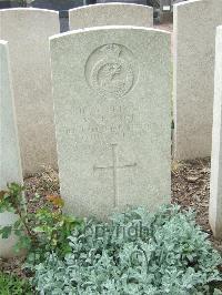 Bethune Town Cemetery - Croft, Walter James