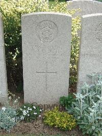Bethune Town Cemetery - Everett, Fredrick James