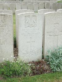Bethune Town Cemetery - Hardy, William