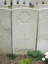 Bethune Town Cemetery - Harrison, R