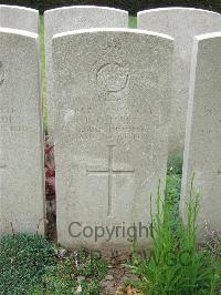 Bethune Town Cemetery - Hart, Reginald Oliver