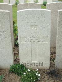 Bethune Town Cemetery - Haywood, R S