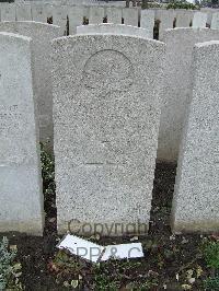 Bethune Town Cemetery - Henderson, R