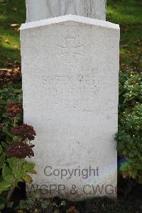 Bethune Town Cemetery - Hess, Eugen