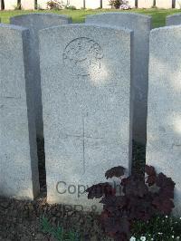 Bethune Town Cemetery - Higgins, George Arthur