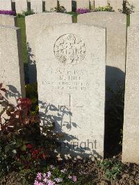 Bethune Town Cemetery - Hill, M