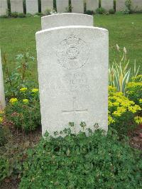 Bethune Town Cemetery - Hillyer, William Harold