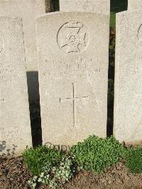 Bethune Town Cemetery - Hilton, C