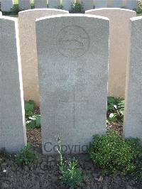 Bethune Town Cemetery - Hinds, J