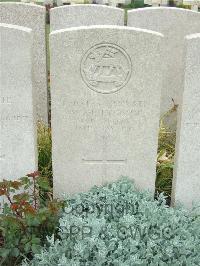 Bethune Town Cemetery - Hodson, W H