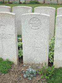 Bethune Town Cemetery - Hoile, Frank Henry