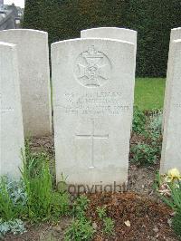 Bethune Town Cemetery - Holliday, W J