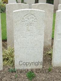 Bethune Town Cemetery - Holmes, Frederick
