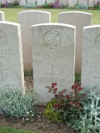 Bethune Town Cemetery - Holroyd, J