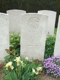 Bethune Town Cemetery - Holt, Charles Arthur