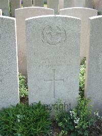 Bethune Town Cemetery - Hood, George Christie