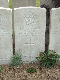 Bethune Town Cemetery - Hood, Samuel
