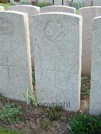 Bethune Town Cemetery - Howe, C