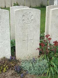 Bethune Town Cemetery - Howells, W