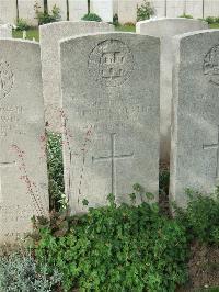 Bethune Town Cemetery - Hudson, Frank
