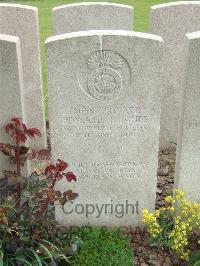 Bethune Town Cemetery - Hughes, Edward