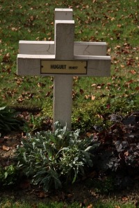 Bethune Town Cemetery - Huguet, Ernest