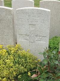 Bethune Town Cemetery - Hunter, J