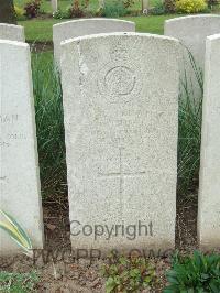 Bethune Town Cemetery - Hurst, T
