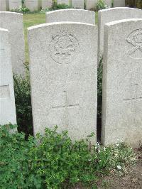 Bethune Town Cemetery - Hutchinson, Albert